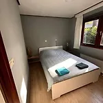 Het Vijverhuisje - Only Dağ evi *